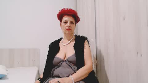 Snapshot of milffsupreme chatting on 11-29-25, 12:41 Milfsupreme online show from 11-29-25, 12:41