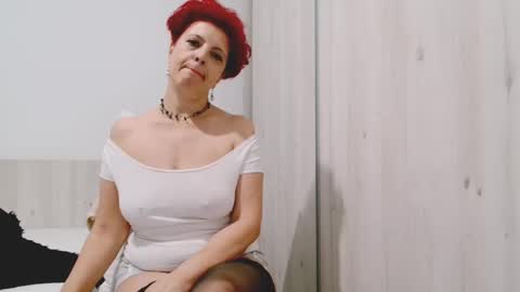 Snapshot of milffsupreme chatting on 12-05-25, 01:09 Milfsupreme online show from 12-05-25, 01:09