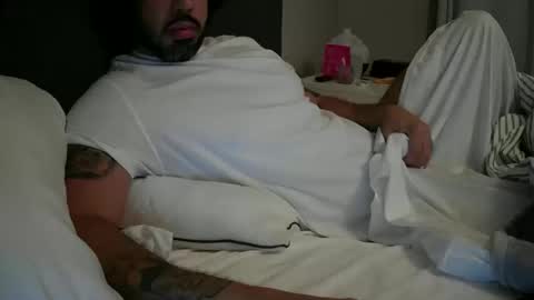 Snapshot of milfloverfl chatting on 10-31-25, 03:07 milfloverfl online show from 10-31-25, 03:07