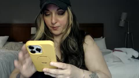 MILF Monee online show from 05-06-26, 01:05