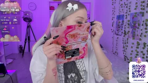 Snapshot of miliameow chatting on 12-22-24, 11:20 Milia online show from 12-22-24, 11:20