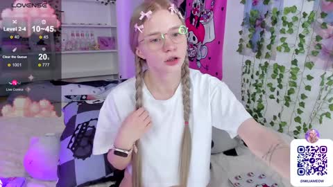 Snapshot of miliameow chatting on 02-02-25, 04:48 Milia online show from 02-02-25, 04:48