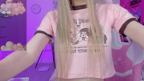 Snapshot of miliameow chatting on 02-16-25, 09:48 Milia online show from 02-16-25, 09:48