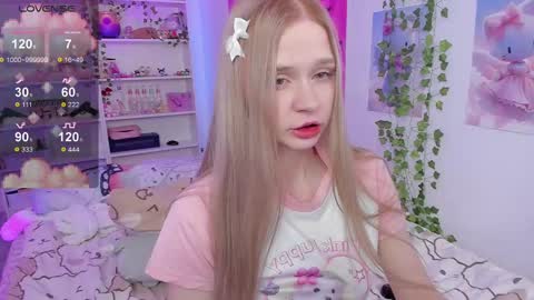 Snapshot of miliameow chatting on 02-28-25, 09:04 Milia online show from 02-28-25, 09:04