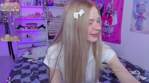 Snapshot of miliameow chatting on 03-02-25, 11:09 Milia online show from 03-02-25, 11:09