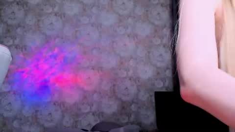 Snapshot of miliameow chatting on 06-24-26, 11:04 Milia online show from 06-24-26, 11:04