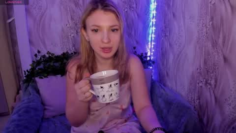 milinafox online show from 04-04-26, 04:33