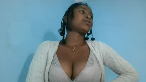 Snapshot of milinasy chatting on 07-14-26, 10:21 milinasy online show from 07-14-26, 10:21