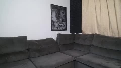 Snapshot of milioncouple chatting on 04-19-26, 08:22 milioncouple online show from 04-19-26, 08:22