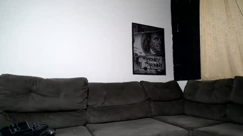 Snapshot of milioncouple chatting on 07-23-26, 08:29 milioncouple online show from 07-23-26, 08:29