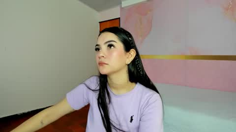Snapshot of milk_candy16 chatting on 09-19-25, 01:01 S O F I A online show from 09-19-25, 01:01