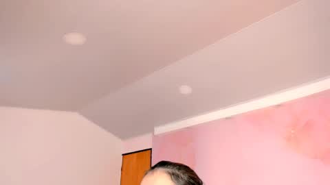 Snapshot of milk_candy16 chatting on 10-04-25, 12:14 S O F I A online show from 10-04-25, 12:14