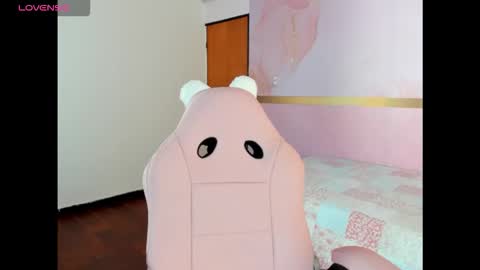 Snapshot of milk_candy16 chatting on 10-15-25, 12:27 S O F I A online show from 10-15-25, 12:27