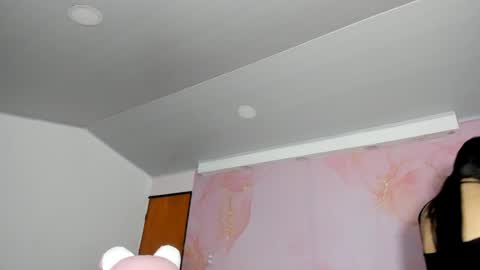 Snapshot of milk_candy16 chatting on 10-21-25, 10:38 S O F I A online show from 10-21-25, 10:38