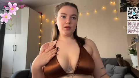 Snapshot of milkbun_x chatting on 04-19-26, 02:55 KiteNext stream 0300-0900UTS5 online show from 04-19-26, 02:55