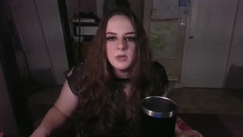 Snapshot of milkedmilf chatting on 10-21-25, 02:01 milkedmilf online show from 10-21-25, 02:01