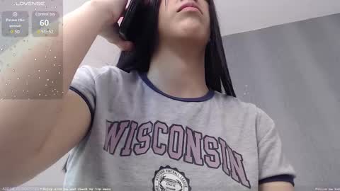 Snapshot of milker_amira chatting on 03-10-25, 01:10 Amira online show from 03-10-25, 01:10