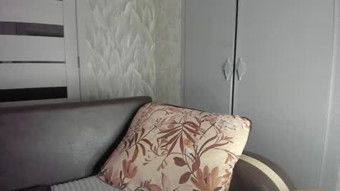 Snapshot of milkiwy chatting on 12-02-24, 05:37 Isaac online show from 12-02-24, 05:37