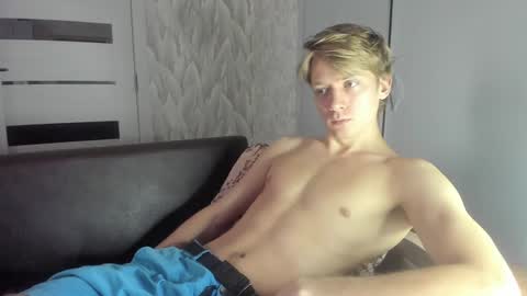 Snapshot of milkiwy chatting on 12-22-24, 09:00 Isaac online show from 12-22-24, 09:00