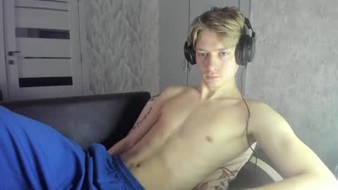 Snapshot of milkiwy chatting on 01-14-25, 06:13 Isaac online show from 01-14-25, 06:13