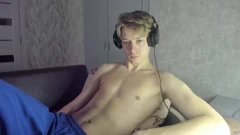 Snapshot of milkiwy chatting on 01-23-25, 05:45 Isaac online show from 01-23-25, 05:45