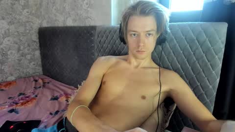 Snapshot of milkiwy chatting on 09-12-25, 07:08 Isaac online show from 09-12-25, 07:08