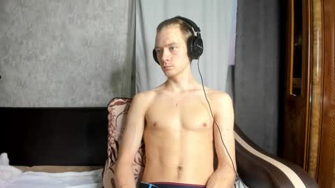 Isaac online show from 11-11-25, 03:39