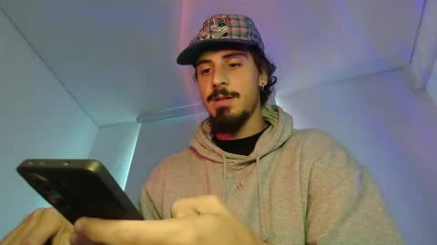 Snapshot of milkoffee chatting on 05-13-26, 12:35 milkoffee online show from 05-13-26, 12:35