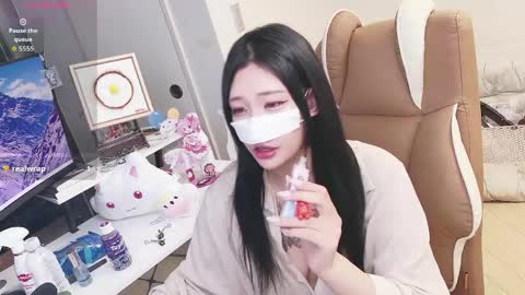 Snapshot of milksola chatting on 05-14-26, 11:28 milksola online show from 05-14-26, 11:28