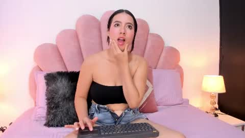 Snapshot of milky_majo chatting on 07-21-26, 12:29 milky_majo online show from 07-21-26, 12:29