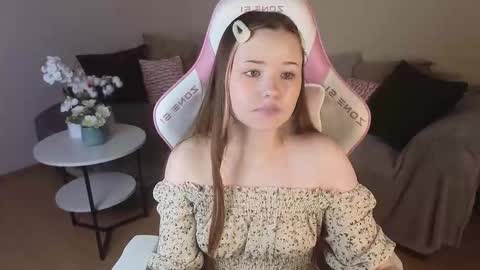 Ula online show from 11-08-25, 04:51