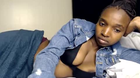 Snapshot of milla_armani chatting on 07-16-26, 02:23 milla_armani online show from 07-16-26, 02:23