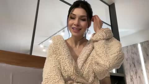 milla bella online show from 12-04-25, 09:23