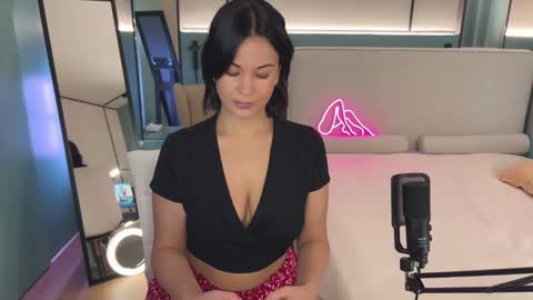 Mila online show from 02-27-25, 07:15