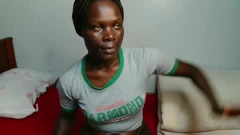 Snapshot of milla_nova chatting on 11-16-25, 12:44 nova online show from 11-16-25, 12:44