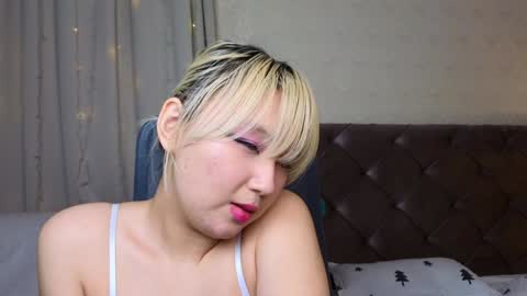 Snapshot of milla_waves chatting on 01-29-25, 07:43 Milla or just Mi online show from 01-29-25, 07:43