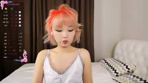 Snapshot of milla_waves chatting on 11-20-25, 12:49 Milla or just Mi online show from 11-20-25, 12:49