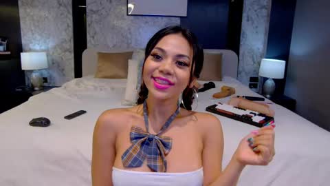 Snapshot of millabelle chatting on 03-03-25, 09:00 MillaBelle online show from 03-03-25, 09:00