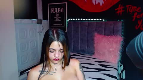 Snapshot of millacounisslosexanal chatting on 12-13-24, 07:21 Violeta online show from 12-13-24, 07:21