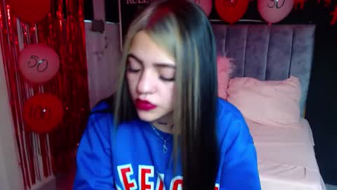 Snapshot of millacounisslosexanal chatting on 02-13-25, 03:56 Violeta online show from 02-13-25, 03:56