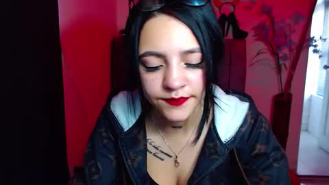 Snapshot of millacounisslosexanal chatting on 09-18-25, 03:25 Violeta online show from 09-18-25, 03:25