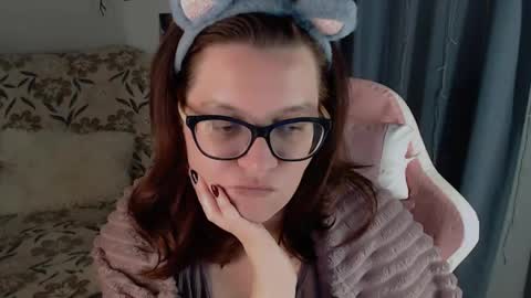 Snapshot of millapoolys chatting on 04-29-26, 04:00 Milla online show from 04-29-26, 04:00
