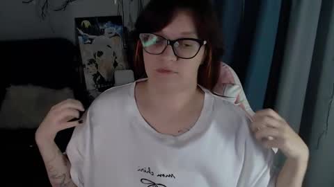 Snapshot of millapoolys chatting on 05-03-26, 11:00 Milla online show from 05-03-26, 11:00