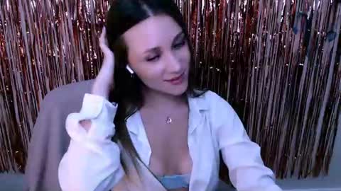 Snapshot of millasamsd chatting on 07-07-26, 11:25 Milla online show from 07-07-26, 11:25