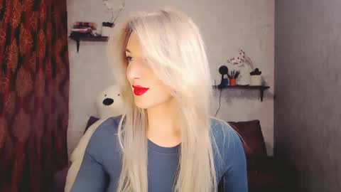 Snapshot of millaxqueen chatting on 02-10-25, 12:29 MillaXQueen online show from 02-10-25, 12:29