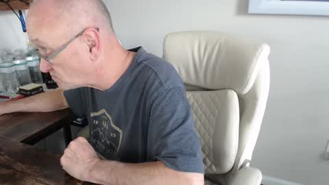 millenium0129 online show from 10-08-25, 05:32