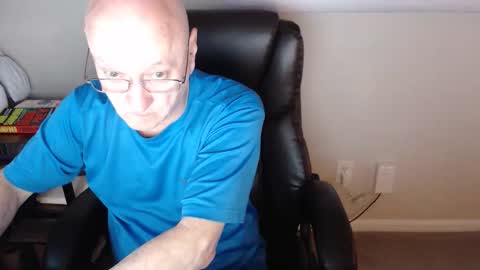 Snapshot of millenium0129 chatting on 05-03-26, 12:38 millenium0129 online show from 05-03-26, 12:38