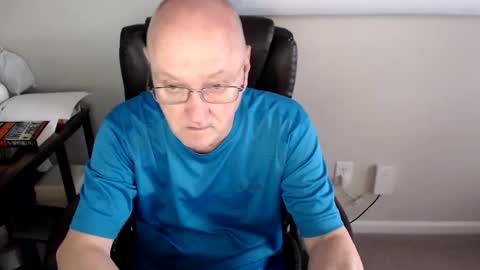 Snapshot of millenium0129 chatting on 06-07-26, 11:08 millenium0129 online show from 06-07-26, 11:08