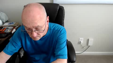 Snapshot of millenium0129 chatting on 06-11-26, 02:37 millenium0129 online show from 06-11-26, 02:37