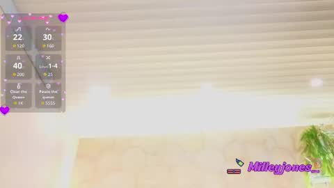 Snapshot of milleyjones_ chatting on 06-10-26, 12:26 milleyjones_ online show from 06-10-26, 12:26
